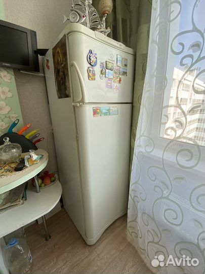 Продам холодильник рабочий бу