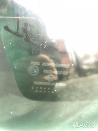 Стекло кузовное глух левое Nissan Terrano 3 2016 г