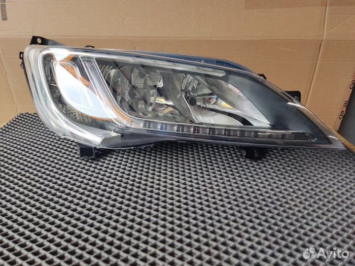 Фара правая Citroen Jumper 2006-2022