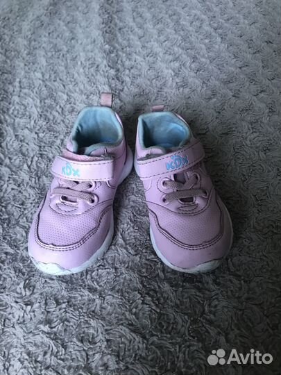 Кроссовки для девочки
