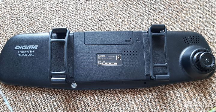 Видеорегистратор зеркало digma FreeDrive 303