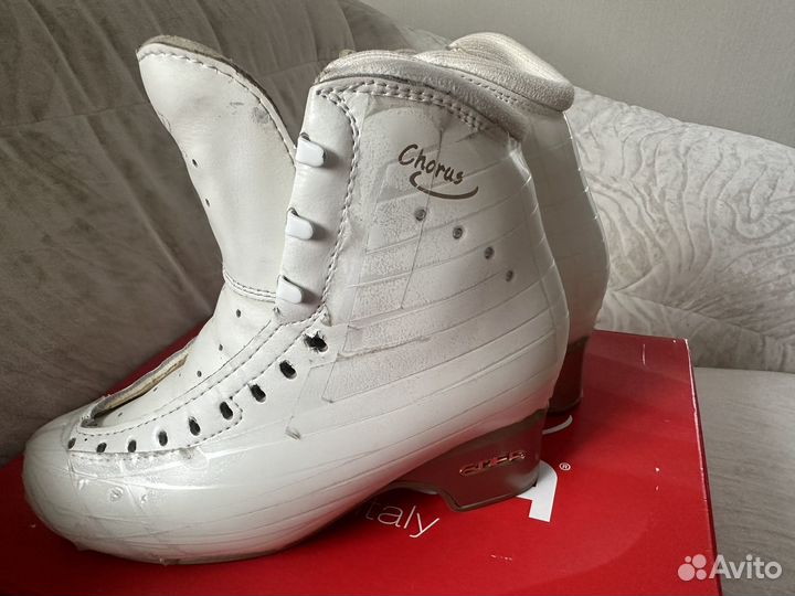 Фигурные коньки edea chorus 235