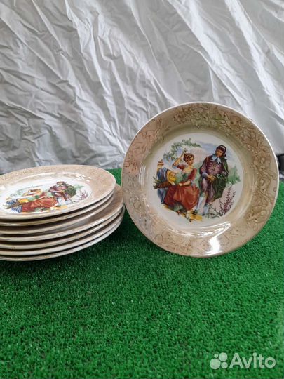 Набор фарфоровых тарелок 