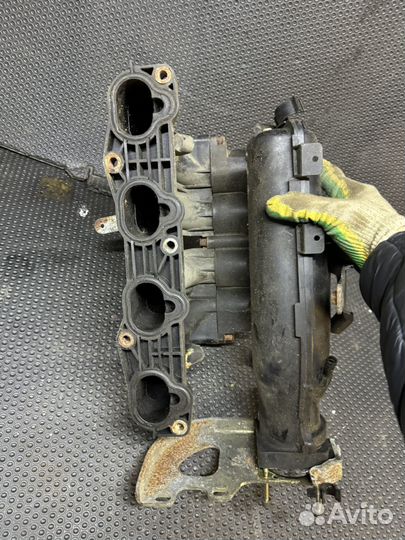 Впускной коллектор Nissan Primera P12 2.0