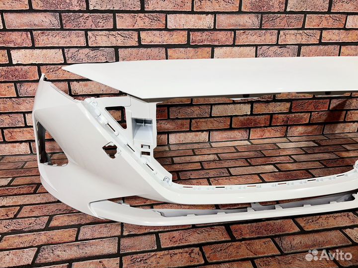 Бампер передний на Hyundai Solaris 2020-2023 белый