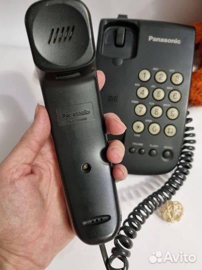 Кнопочный телефон Panasonic Прослужит 100 лет