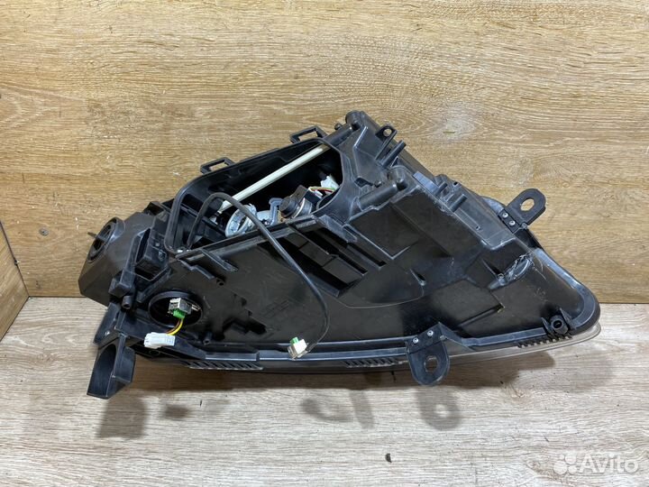 Фара левая Audi A6 C6 рестайлинг 142637