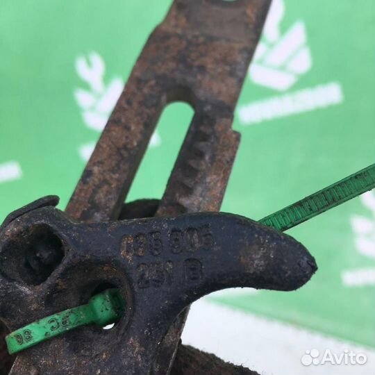 Кронштейн (сопут. товар) Фольксваген Пассат Б3