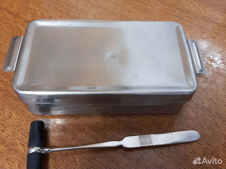 Емкость 24 на 13,молоточек