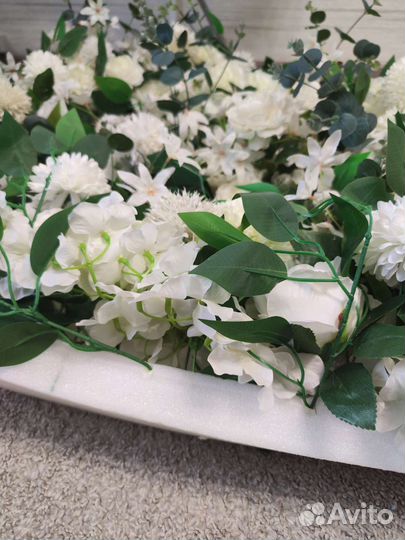 Искусственные цветы для декора праздника