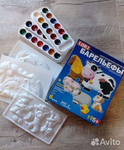 Настольная игра: гипсовый барельеф