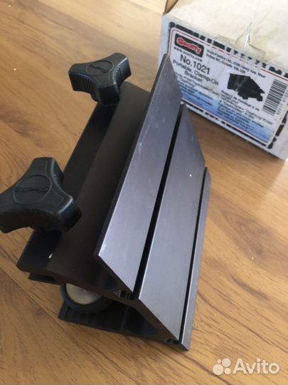 Струбцина для установки даунриггера Scotty 1050/10