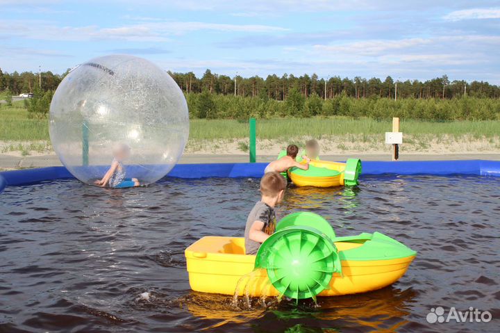 Бассейн 10х10 м и лодочки