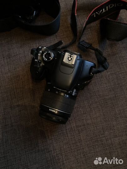 Зеркальный фотоаппарат Canon 550d