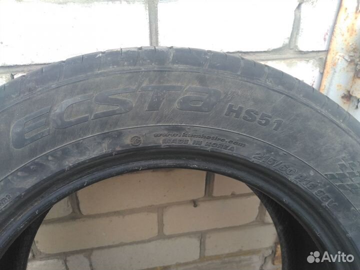 Kumho Ecsta HS51 215/60 R16