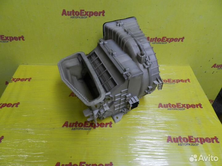 Корпус отопителя под моторчик Nissan Murano Z50