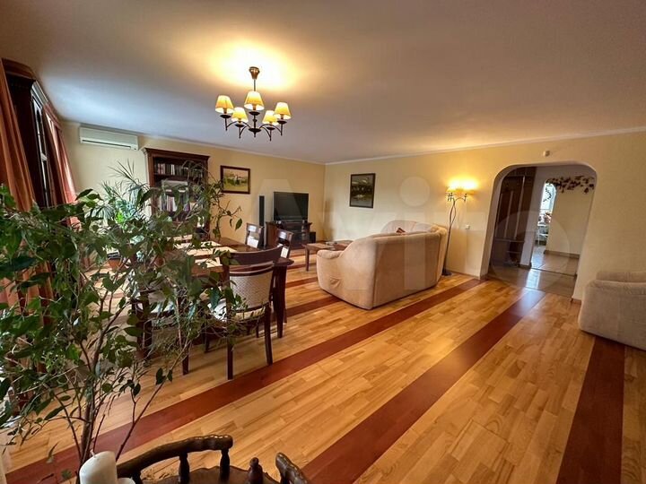 3-к. квартира, 117,7 м², 4/7 эт.