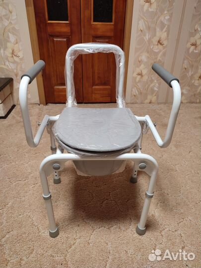 Кресло инвалидное с санитарным оснащением