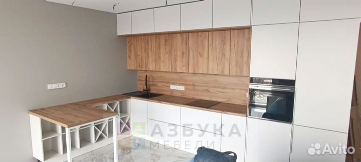 Кухонный гарнитур угловой