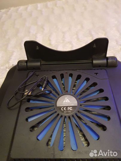 Подставка с охлаждением для ноутбука