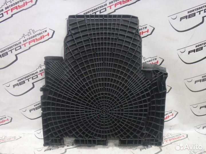 Пол багажника пластик toyota funcargo NCP25 R пане