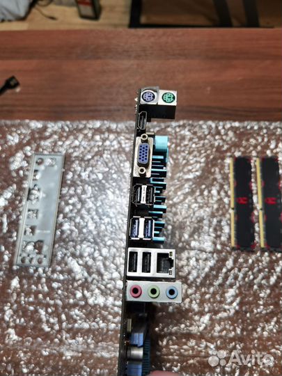 Материнская плата