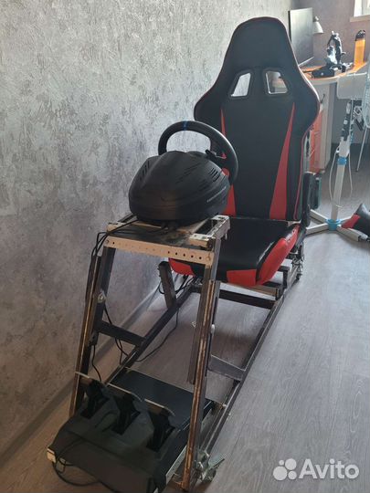 Кокпит для симрейсинга