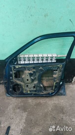 Дверь передняя правая Nissan Primera P11