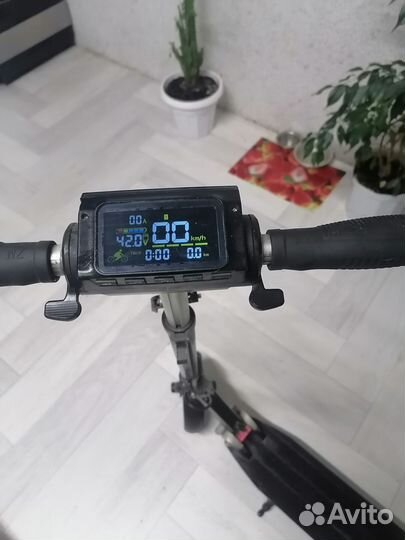 Продам электросамокат не находу. Цена договорная