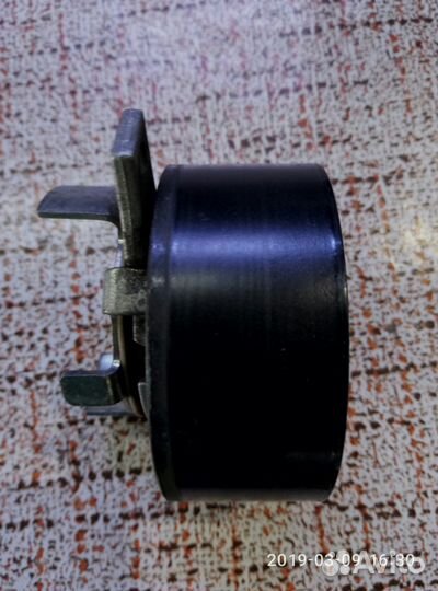 Продаю водяной насос на Форд