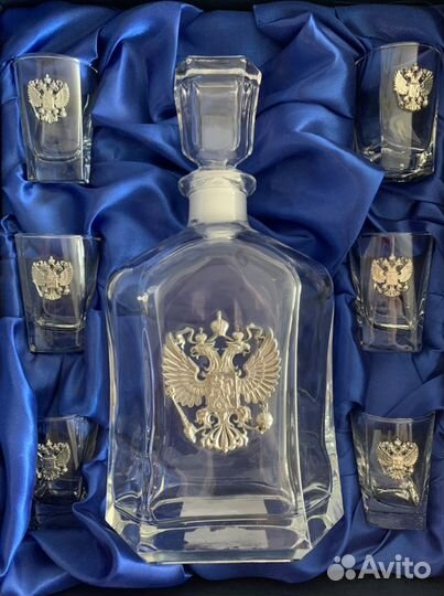 Графин штоф с рюмками. Герб России