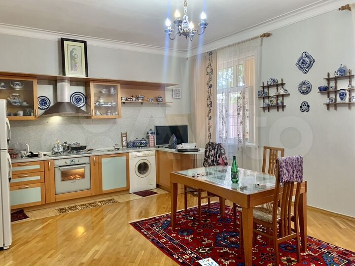 Дом 250 м² на участке 4 сот.