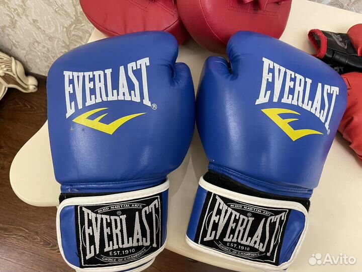 Боксерские перчатки,лапы и детские перчатки