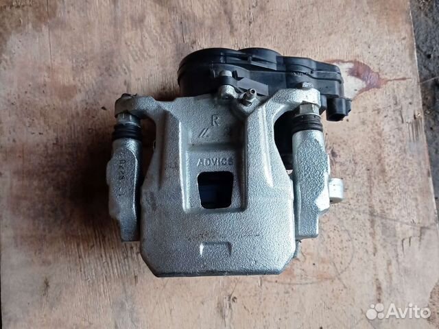 Задний правый суппорт mitsubishi outlander 3