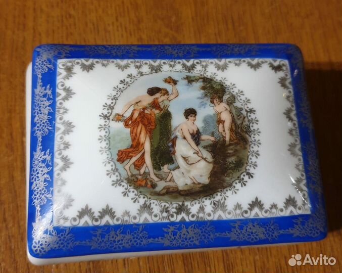 Шкатулки из фарфора