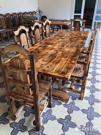 Кухонный стол и стулья