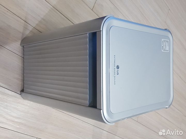 Домашний сабвуфер LG 200W