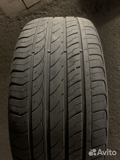 Sunitrac Focus 9000 225/40 R19 93W