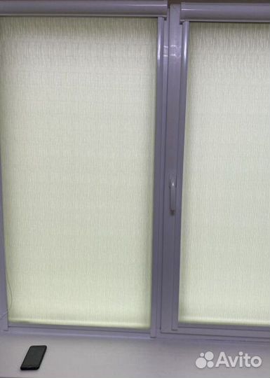 Рулонные шторы в коробе и с направляющими U5826