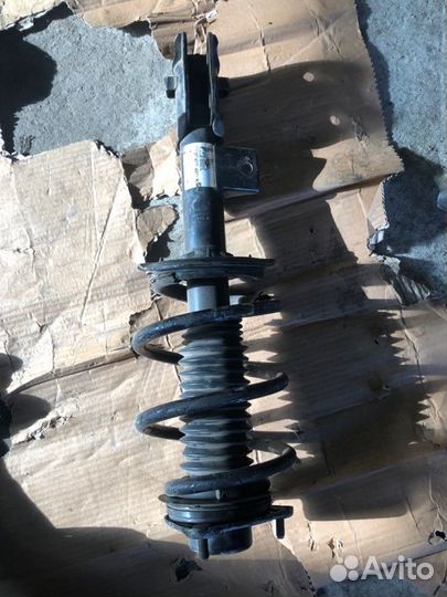 Амортизатор подвески передний левый Hyundai I40 VF