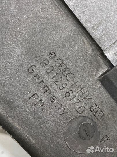 Патрубок воздушного фильтра Audi Allroad C5 ARE