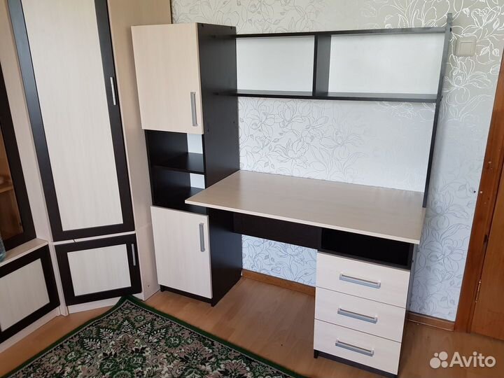 Стол компьютерный с пеналом