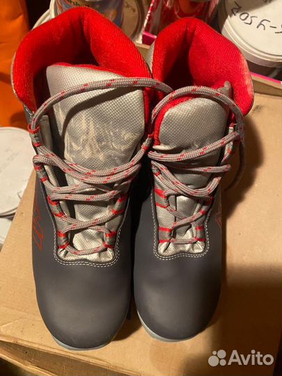 Лыжные ботинки