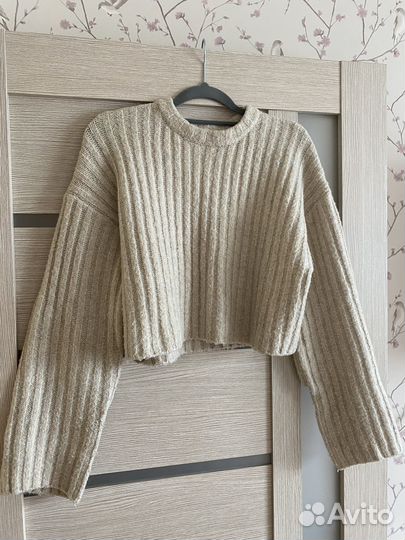 Свитер укороченный