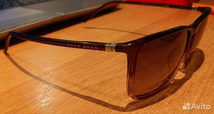 Солнцезащитные очки мужские hugo boss