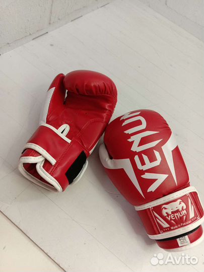 Боксерские перчатки