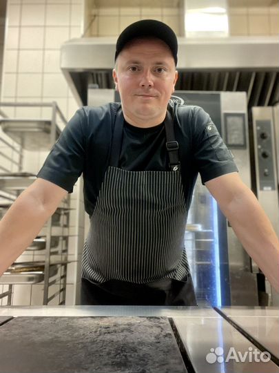 Повар горячего цеха в столовую