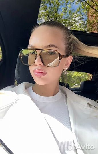 Солнцезащитные очки Tom Ford 