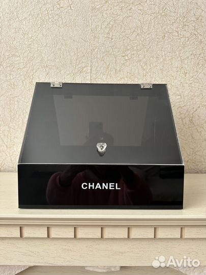 Органайзер Chanel для косметики большого размера