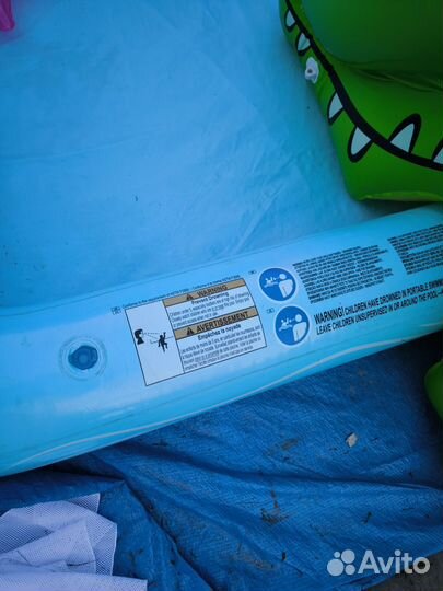 Детский надувной бассейн с горкой